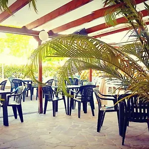 2* Hotel Moroni